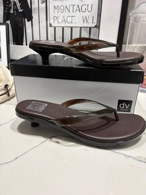 DV by Dolce Vita Brown Cicely jelly Kitten-Heel Thong Sandals.